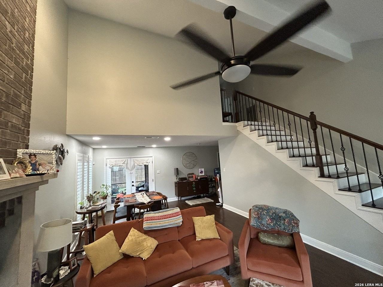 16731 Henderson Pass - Photo 4 of 20