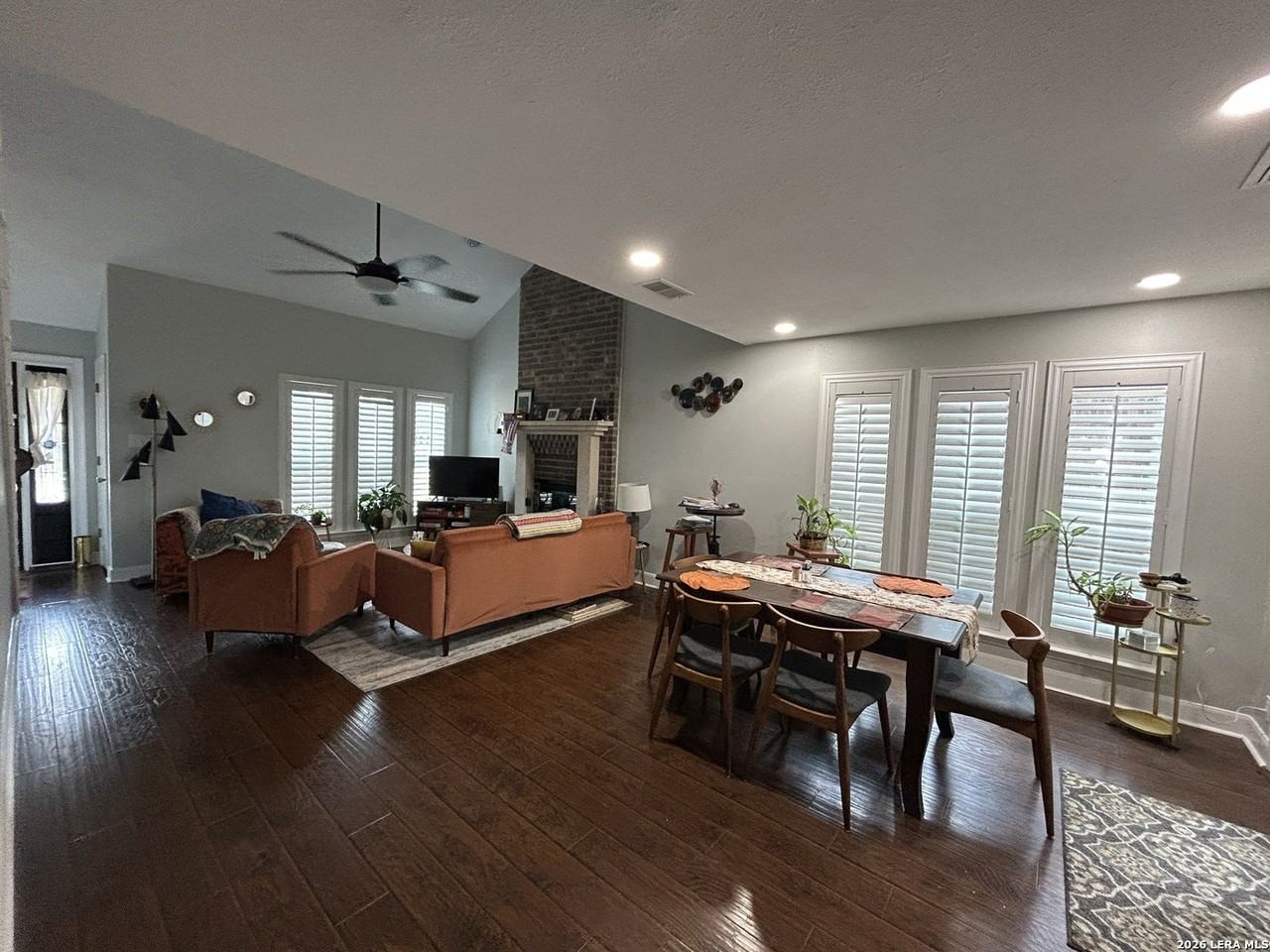 16731 Henderson Pass - Photo 5 of 20