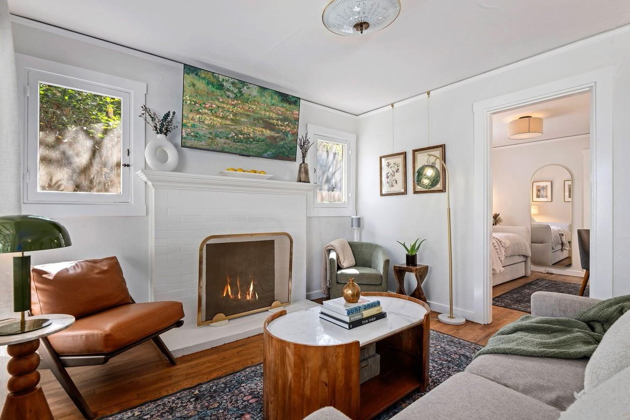 2019 Gillespie St - Photo 4 of 32