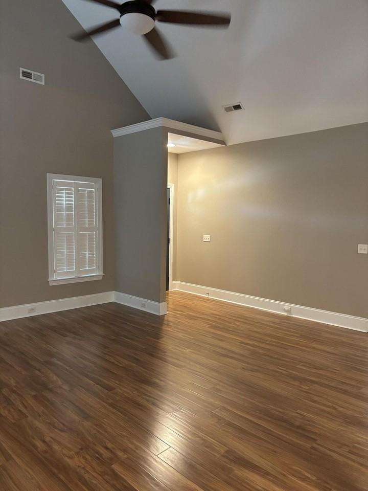 3113 Mayflower Ln - Photo 6 of 50