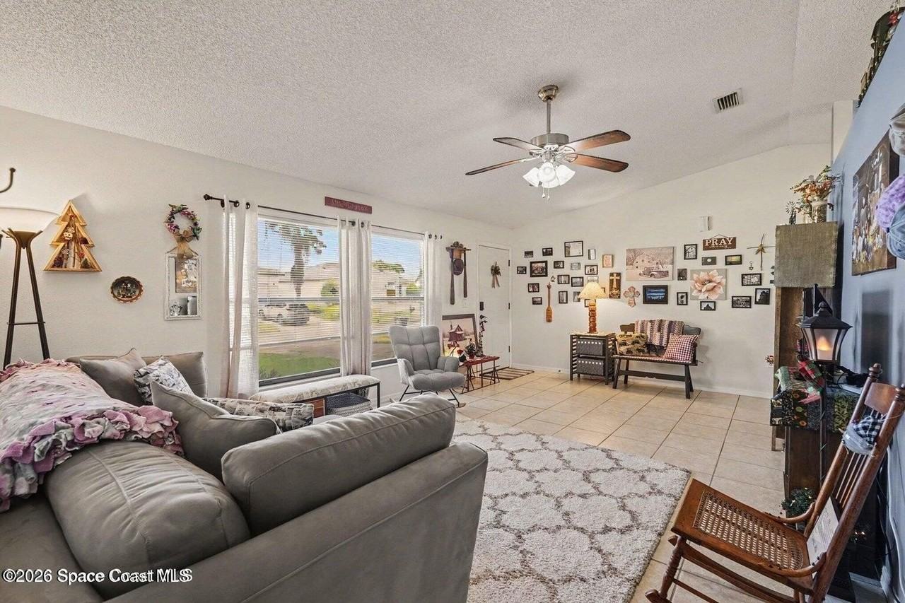 1309 Sagbloom St Se - Photo 6 of 49
