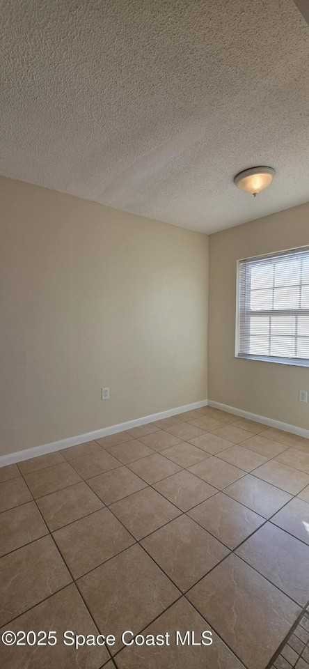 166 Ulster Ct - Photo 7 of 17