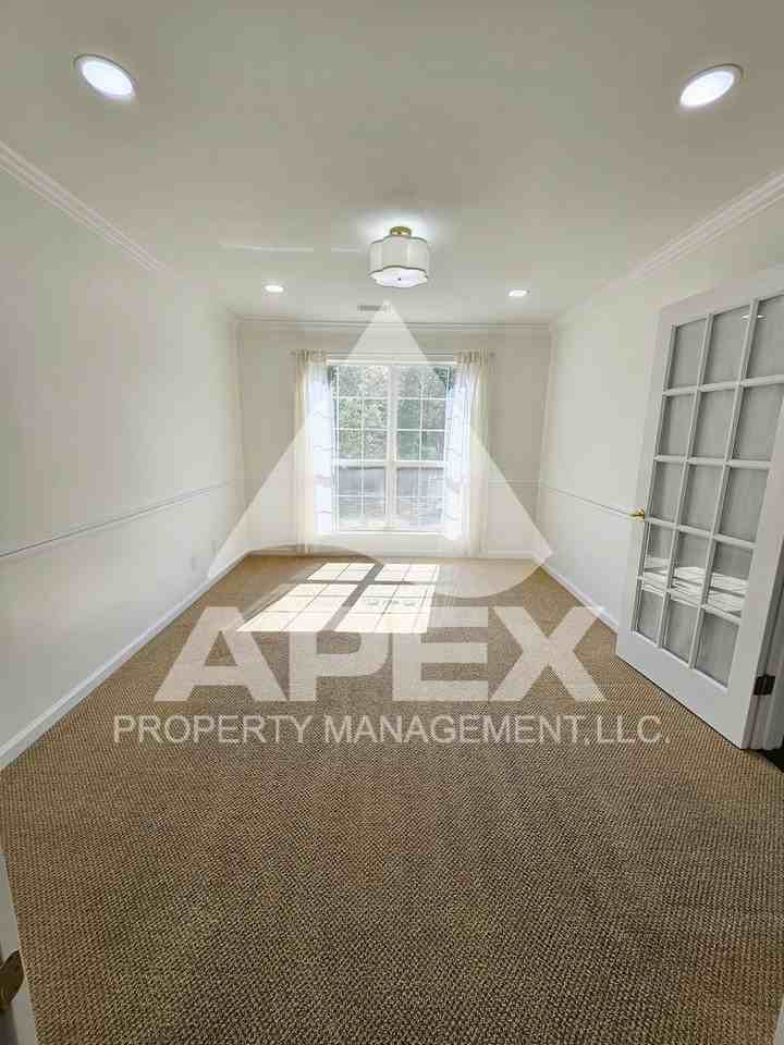 4336 Aylesbury Dr - Photo 6 of 34