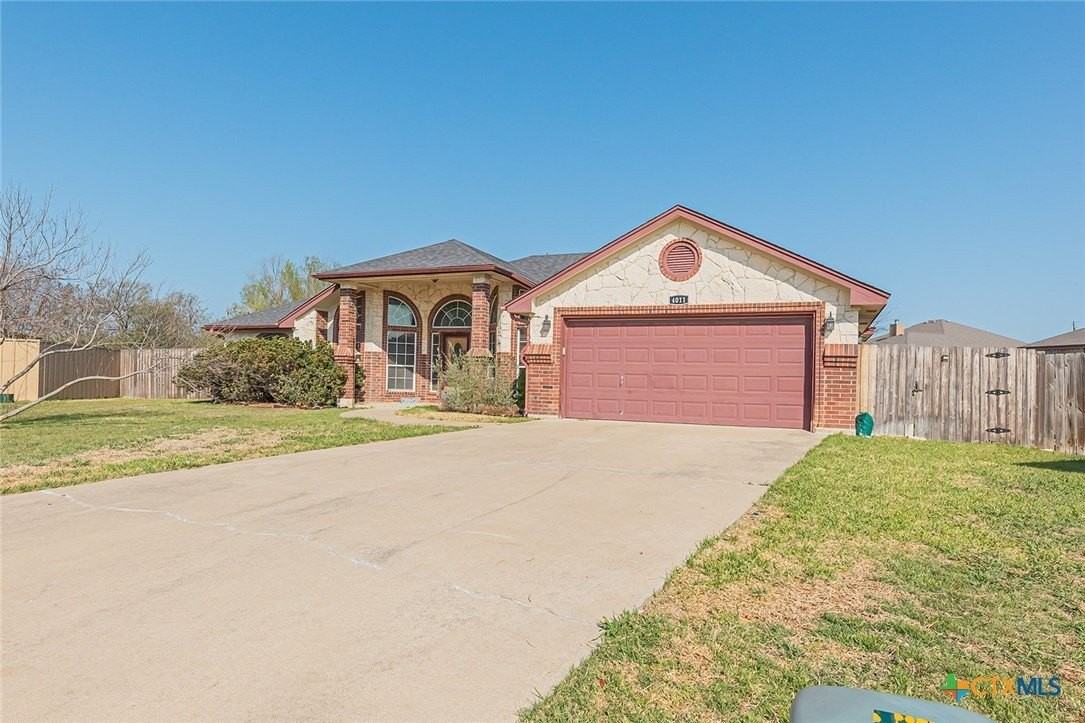 4011 Salt Fork Dr - Photo 3 of 34