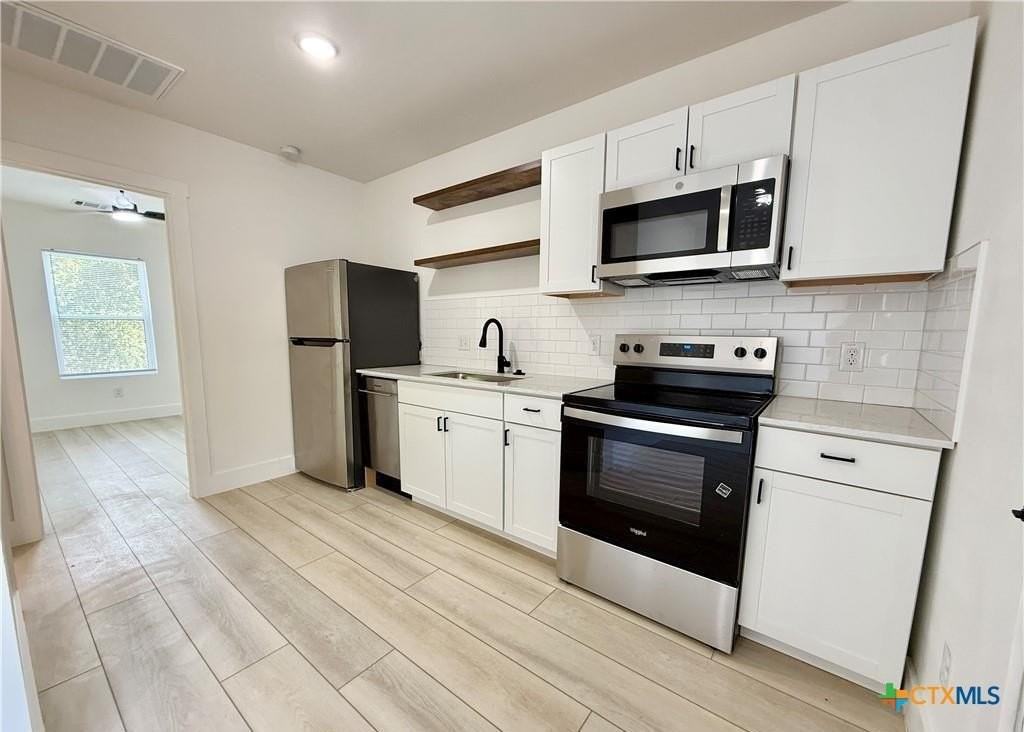 2204 W San Antonio St #4 - Photo 4 of 19