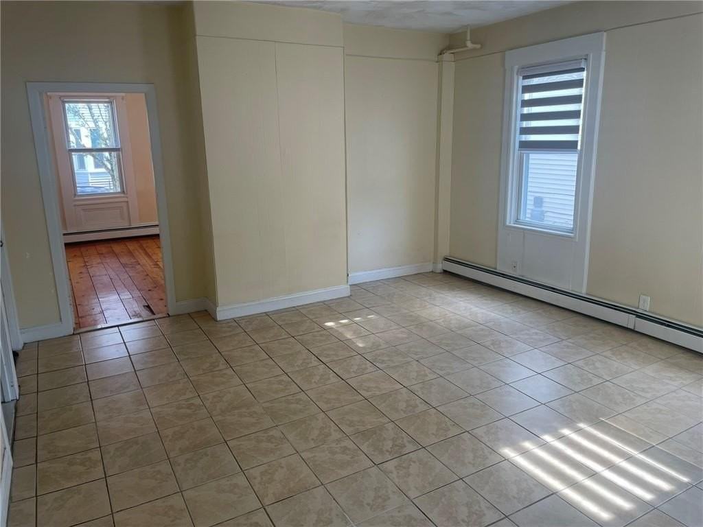137 Sutton St - Photo 4 of 12
