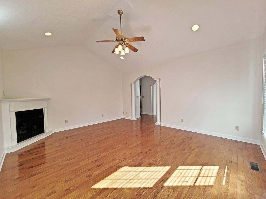 20252 Millbrook Dr - Photo 5 of 40
