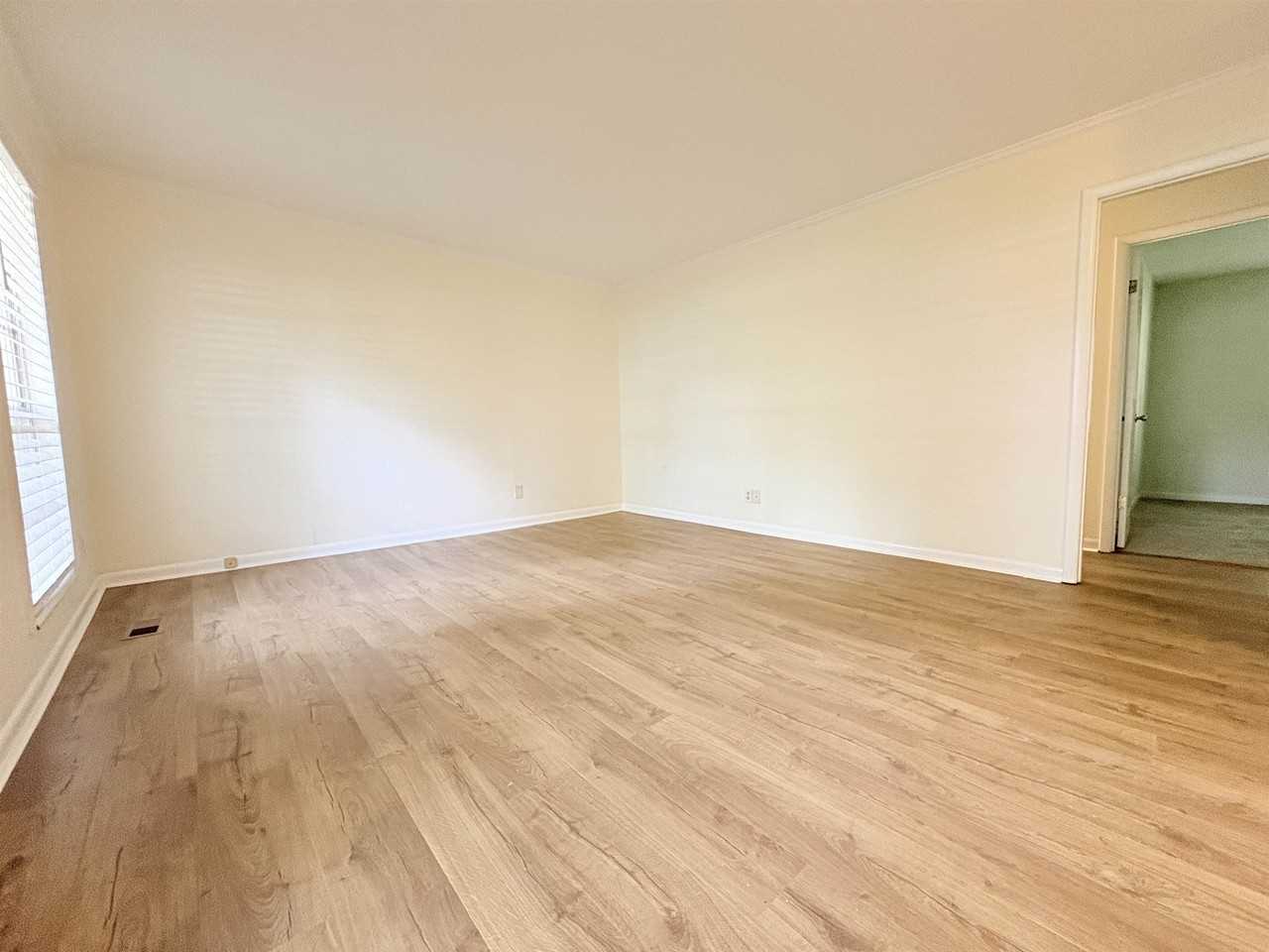 1915 Doomar Dr - Photo 2 of 18
