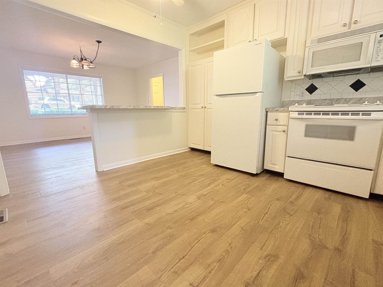 1915 Doomar Dr - Photo 7 of 18