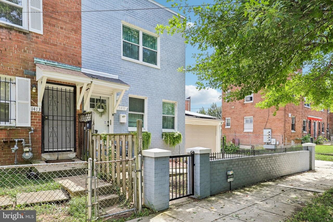 1411 Congress Pl Se - Photo 3 of 45