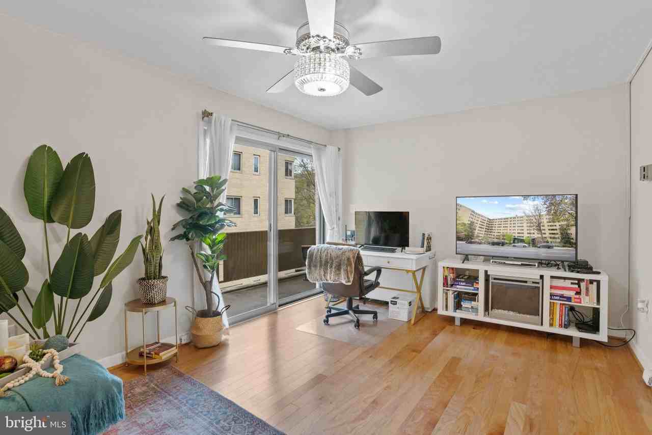 4600 Connecticut Ave Nw #728 - Photo 5 of 20