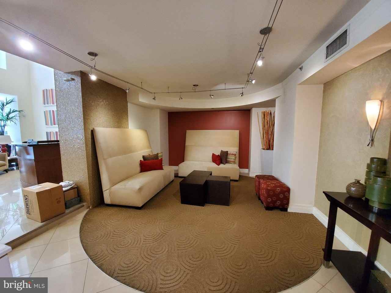 915 E St Nw #315 - Photo 2 of 15