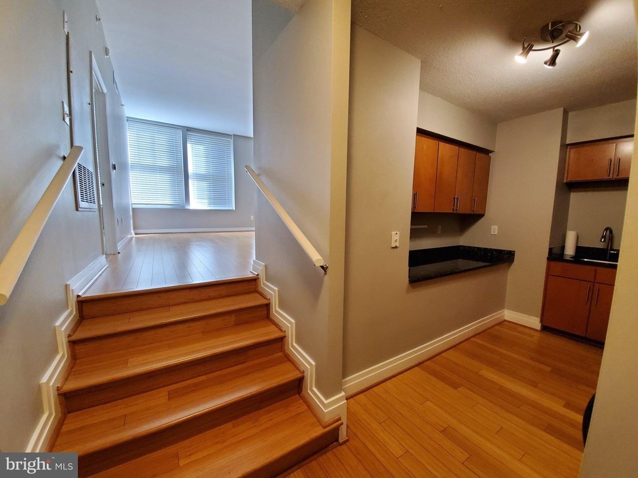 915 E St Nw #315 - Photo 4 of 15