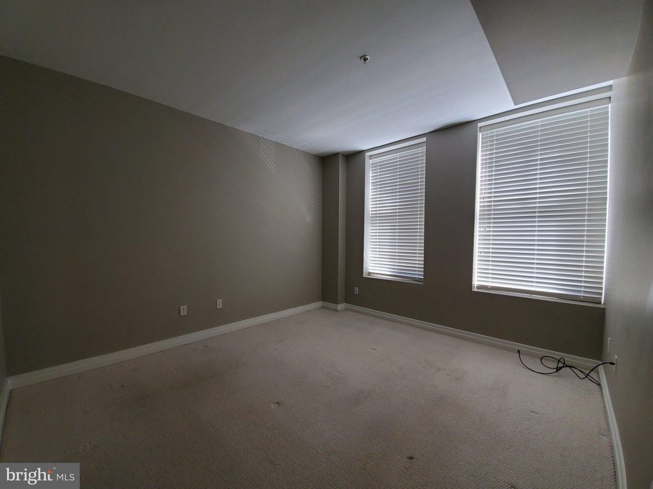 915 E St Nw #315 - Photo 6 of 15