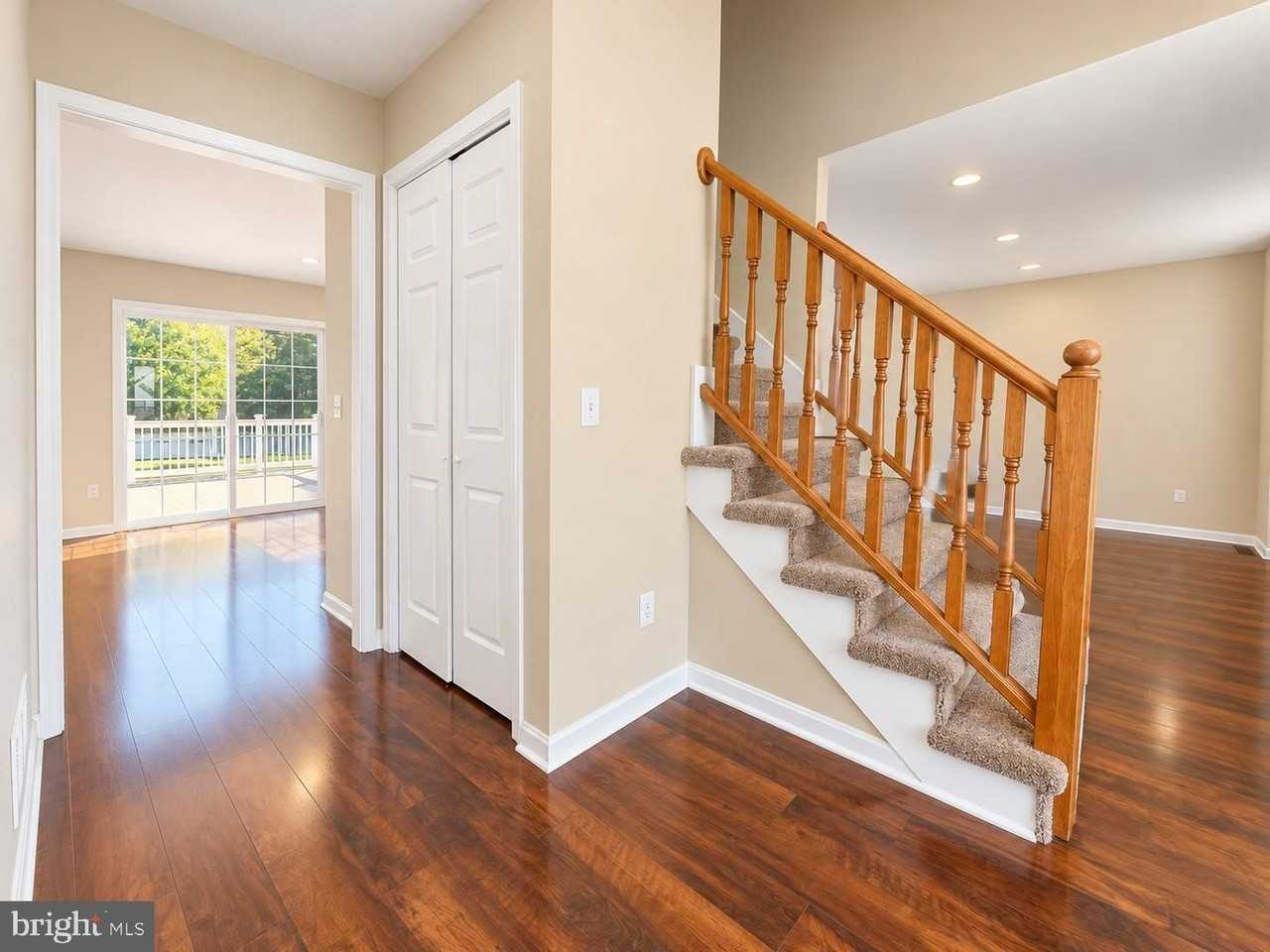 366 Cantwell Dr - Photo 5 of 34