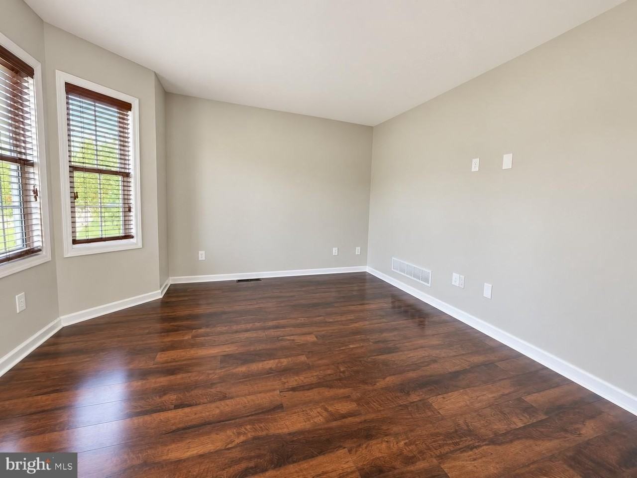 366 Cantwell Dr - Photo 7 of 34