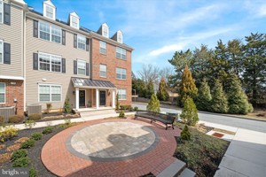 featured image of 700 Pony Ln