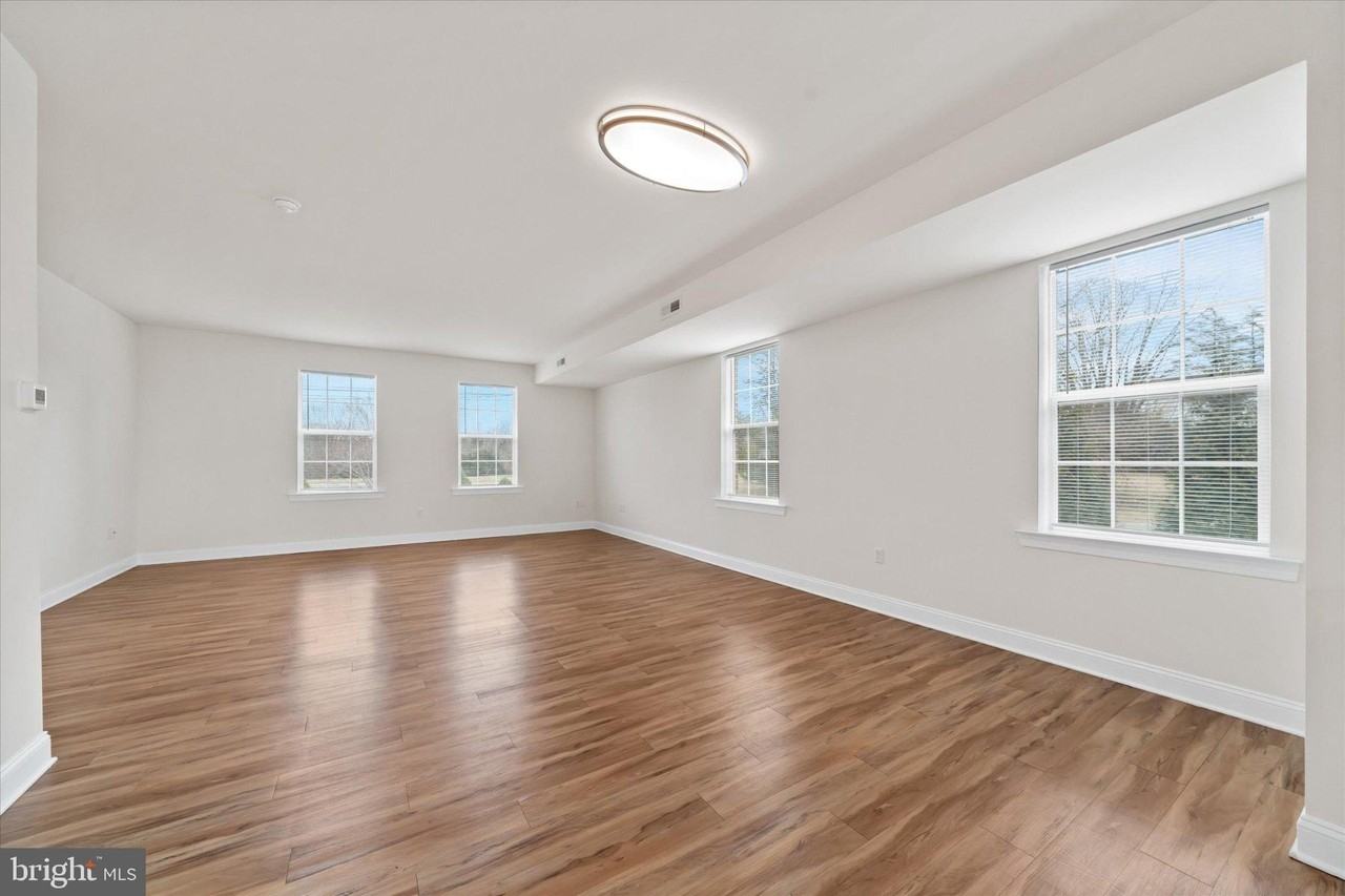 700 Pony Ln - Photo 5 of 28