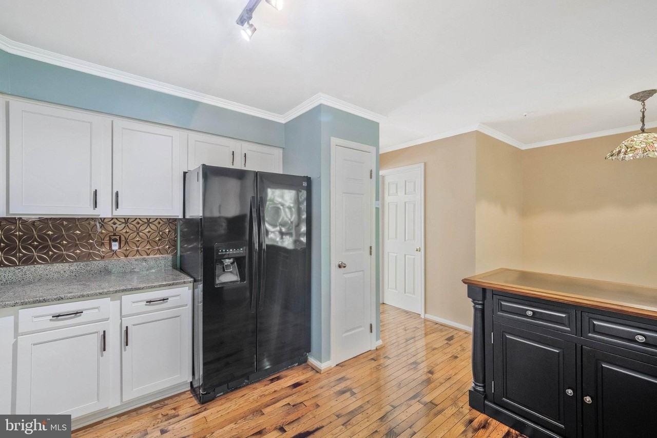 101 Quiet Waters Pl - Photo 4 of 23