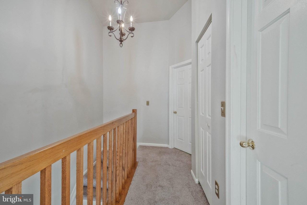 101 Quiet Waters Pl - Photo 5 of 23