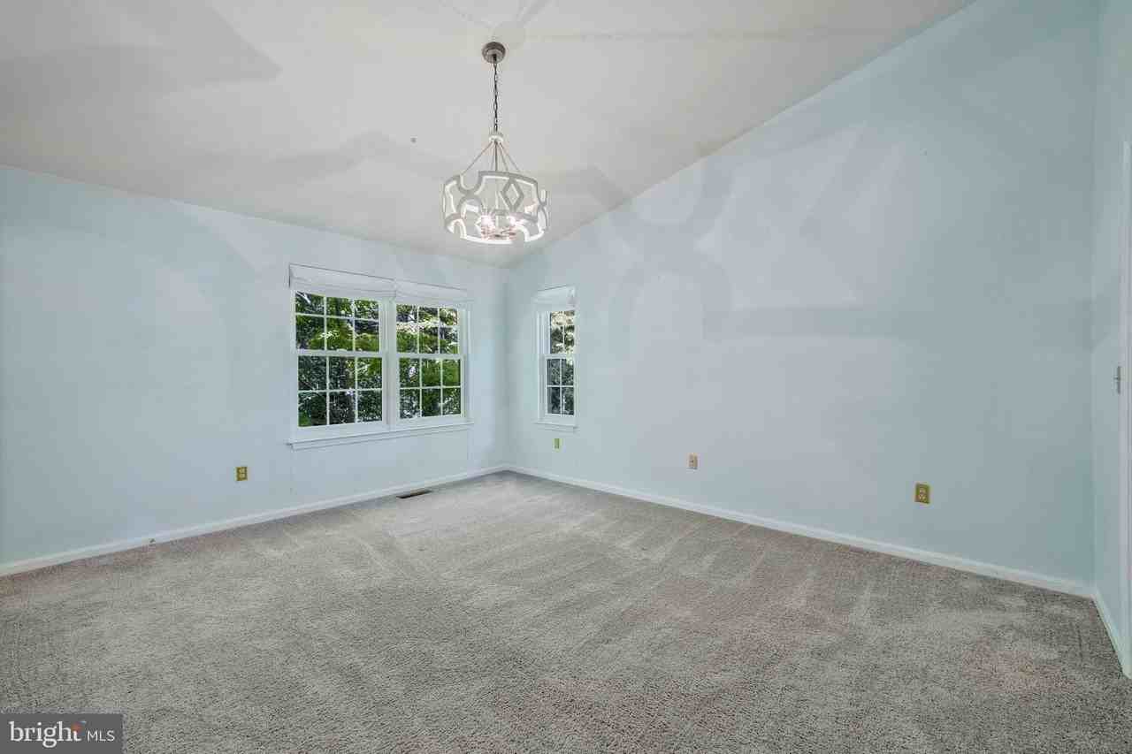 101 Quiet Waters Pl - Photo 6 of 23