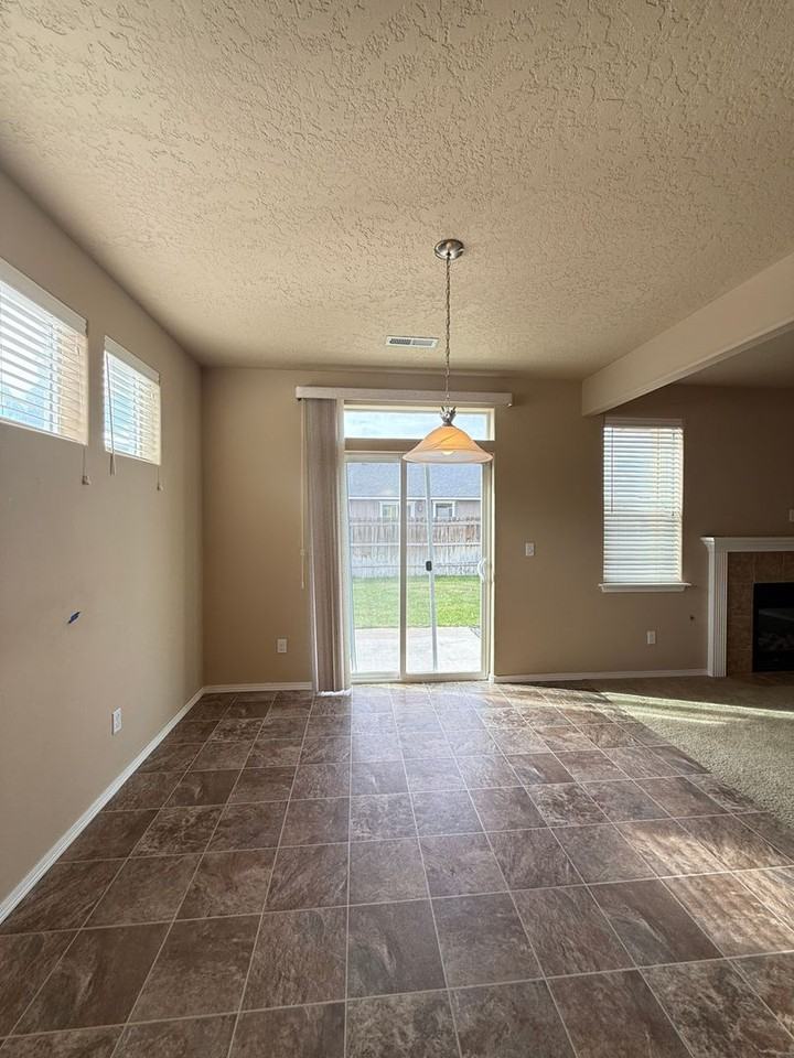 6308 Ochoco Ln - Photo 6 of 23