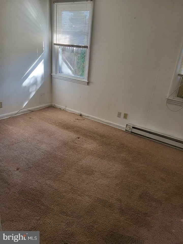 410 Franklin St #3 - Photo 2 of 4