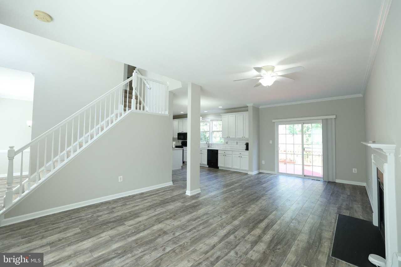 8115 Bethel Ln - Photo 4 of 28