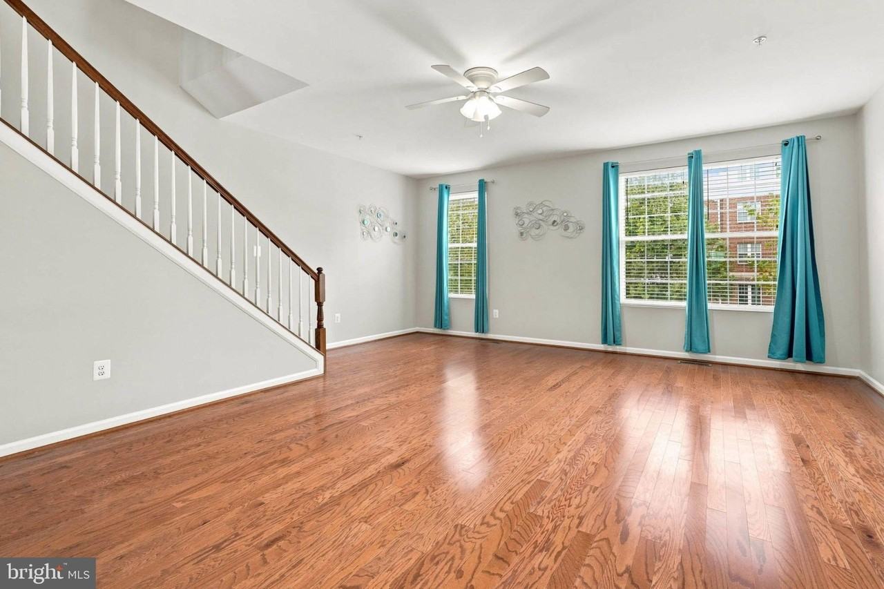 7832 Blue Stream Dr - Photo 6 of 28