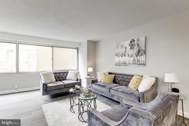 4515 Willard Ave #615S - Photo 6 of 31