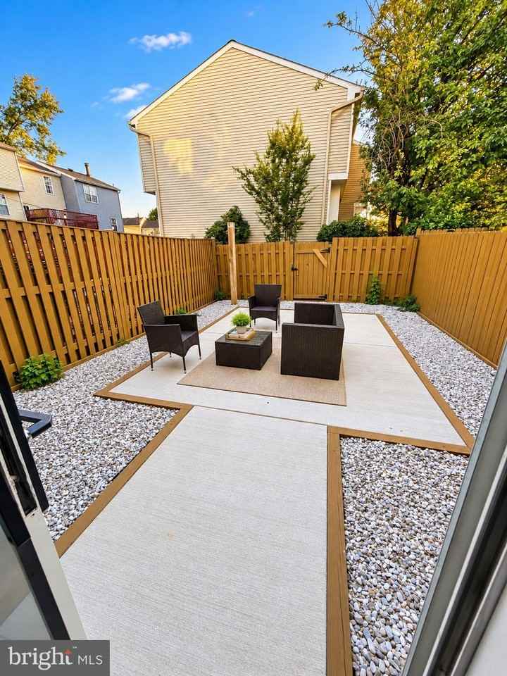 18814 Birdseye Dr - Photo 3 of 3