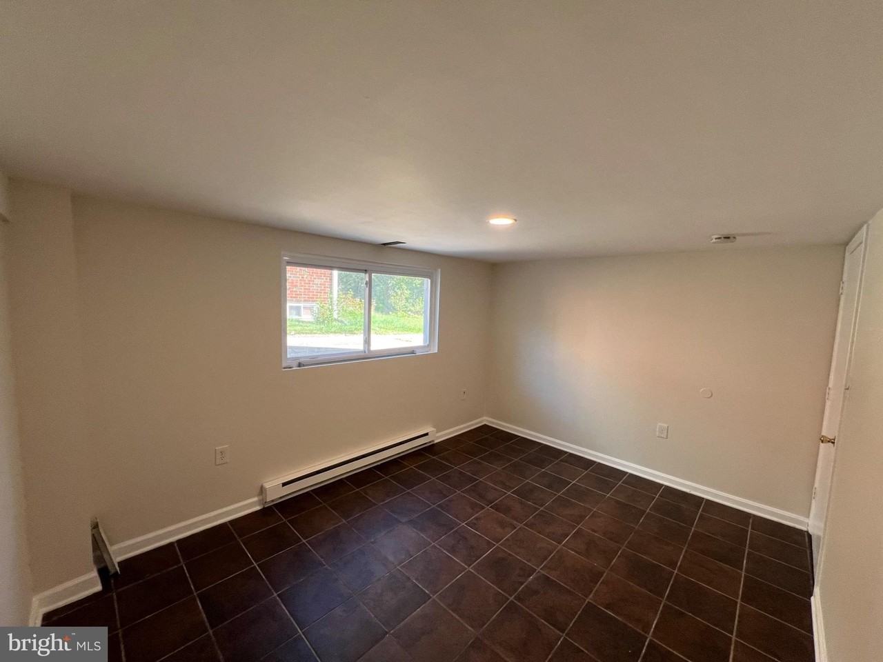 8716 Edmonston Rd - Photo 6 of 9