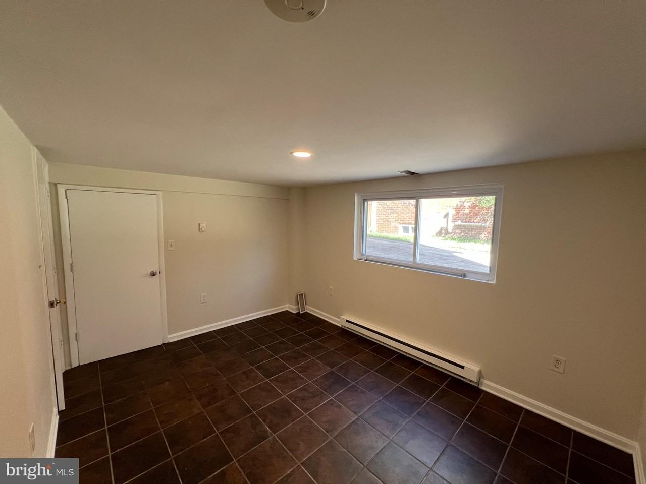 8716 Edmonston Rd - Photo 7 of 9