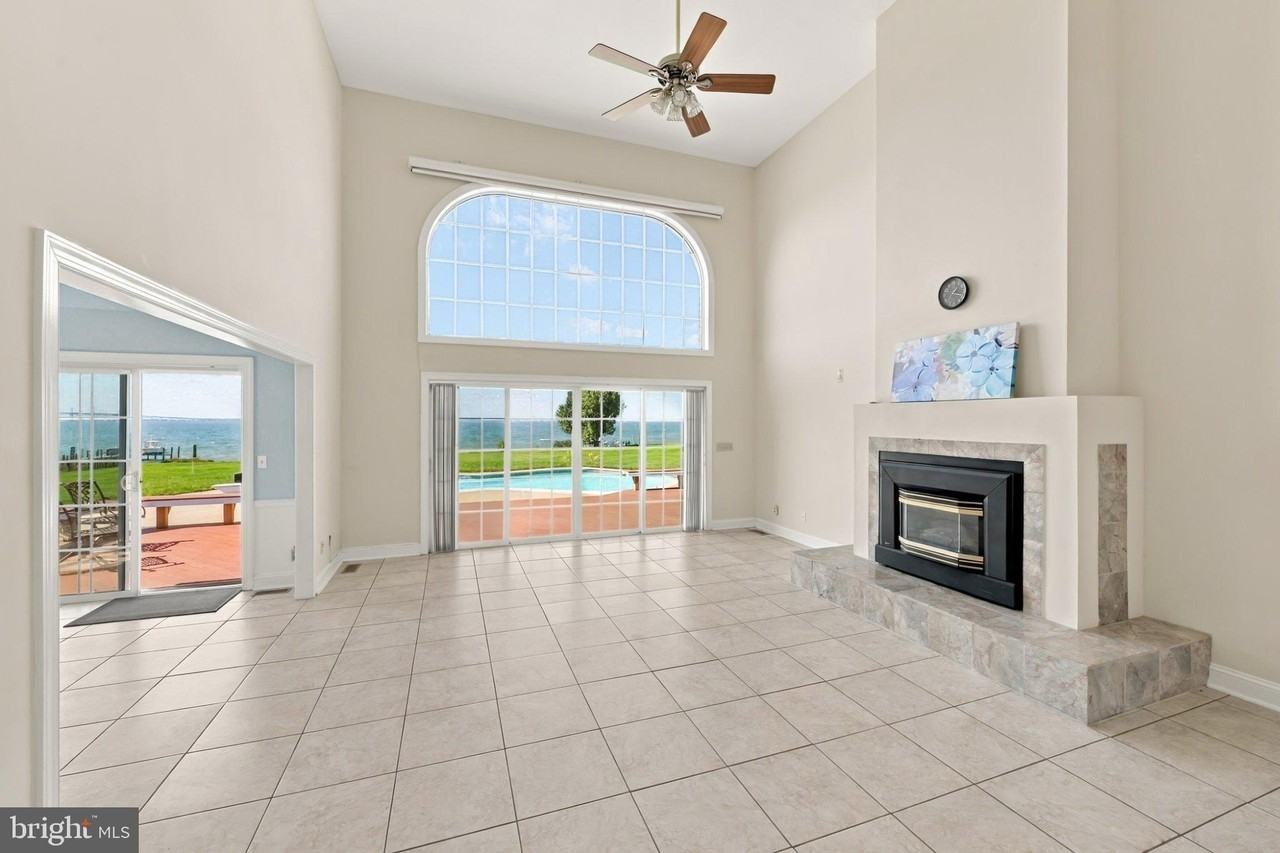 309 Blue Bay Rd - Photo 2 of 41