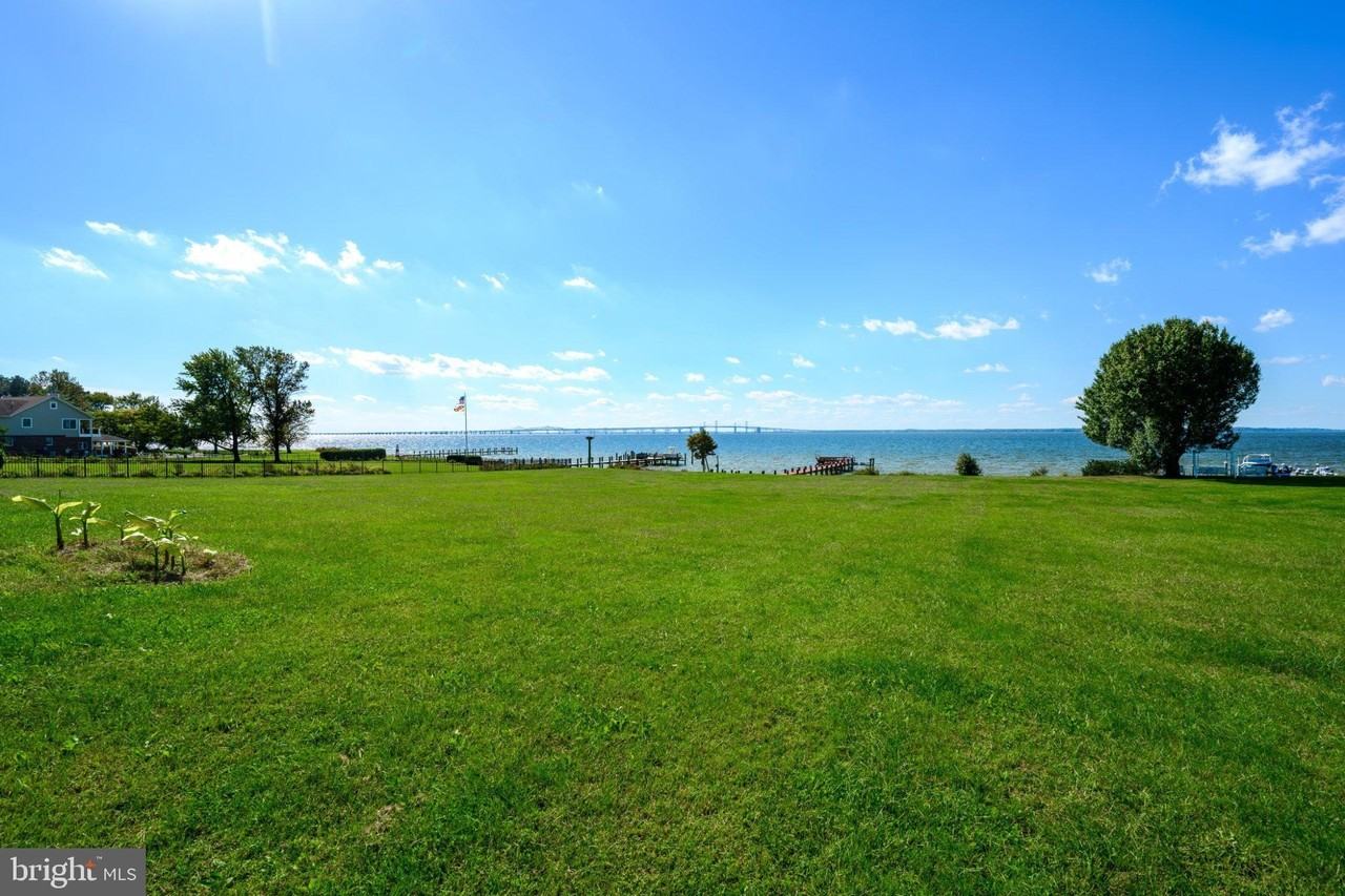 309 Blue Bay Rd - Photo 6 of 41