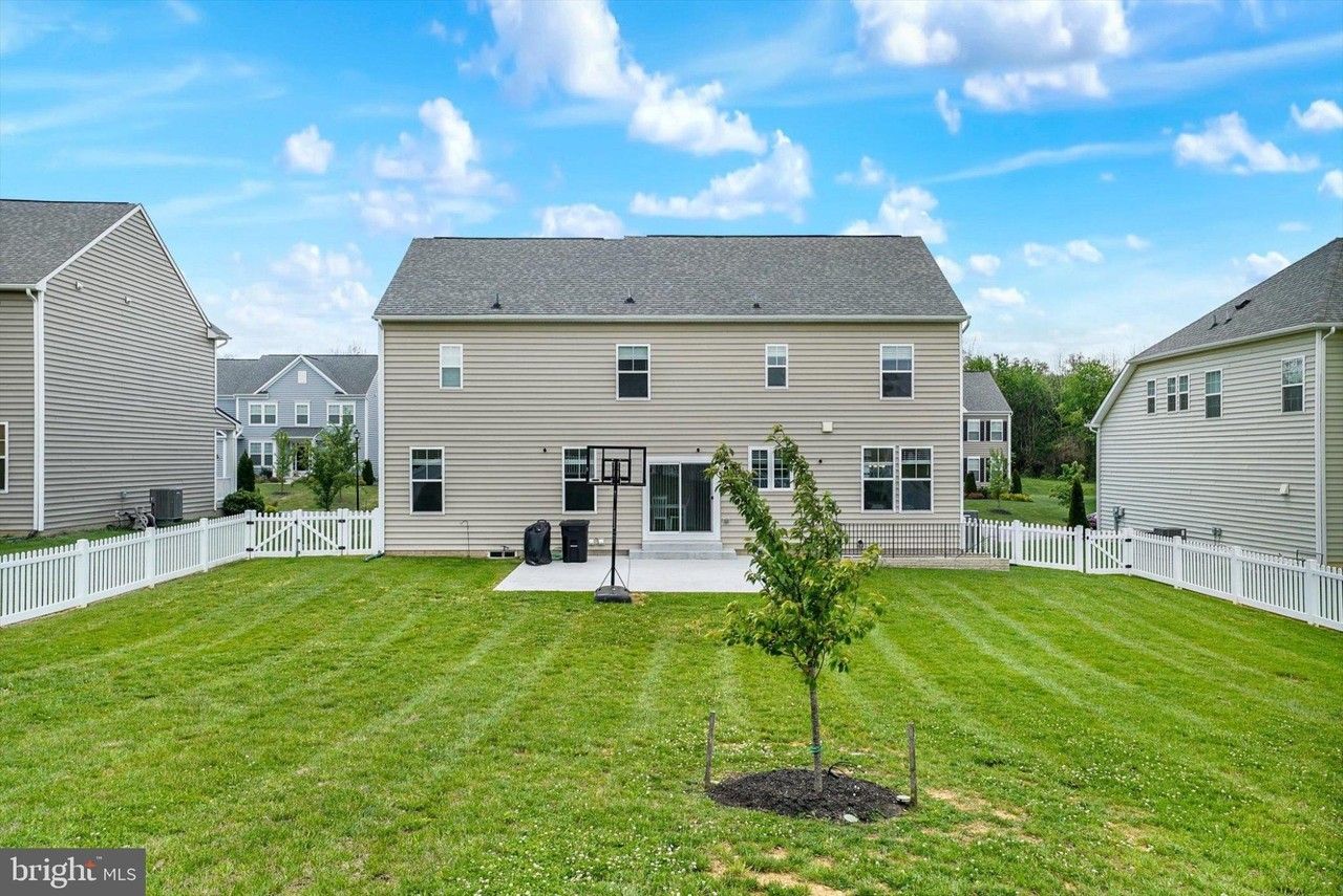 18234 Petworth Cir - Photo 6 of 44