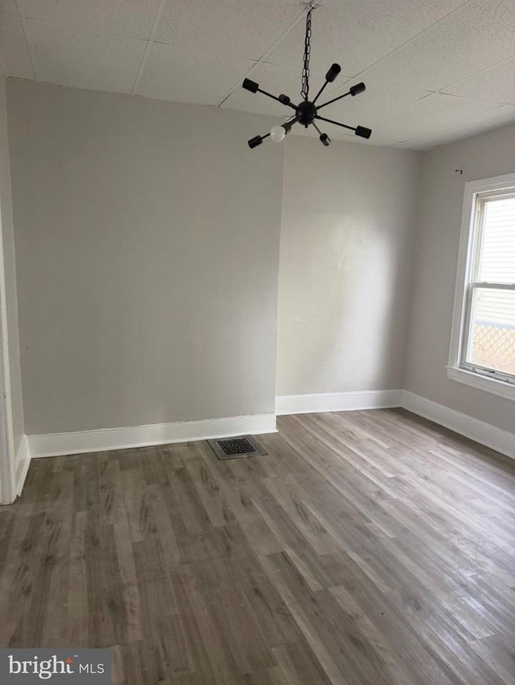223 S 4th St - Photo 5 of 15