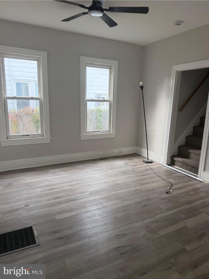 223 S 4th St - Photo 6 of 15