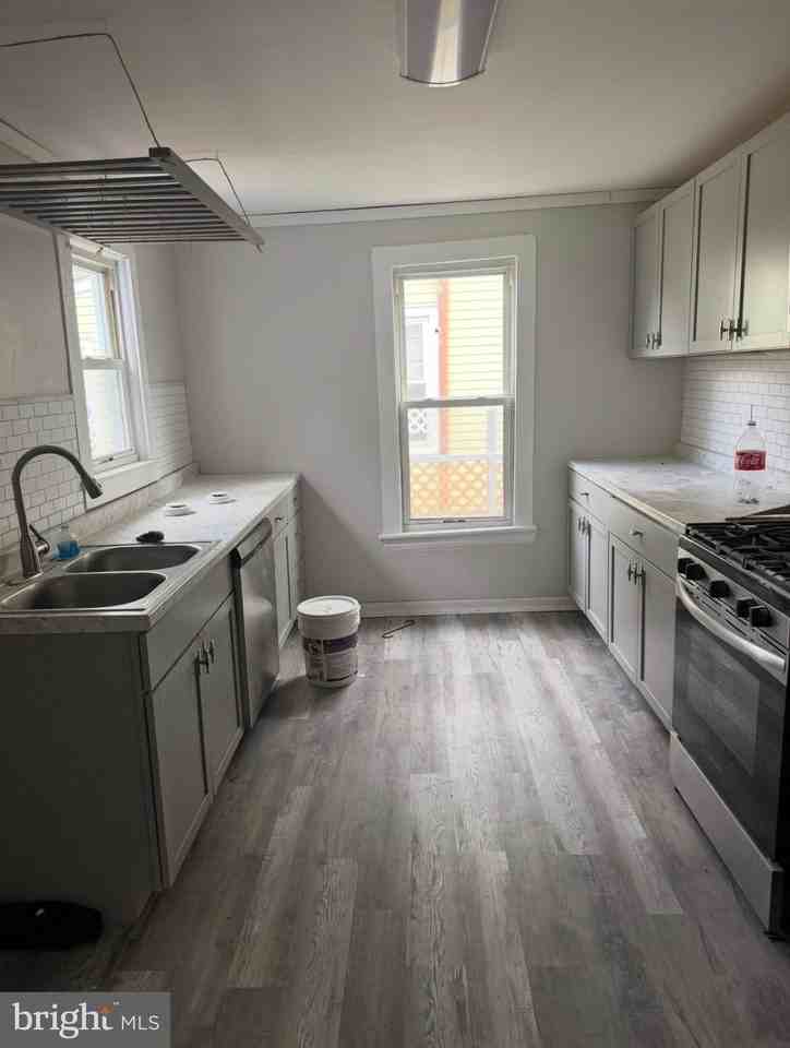 223 S 4th St - Photo 7 of 15