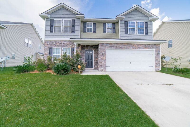 126 Endicott Dr - Photo 3 of 38