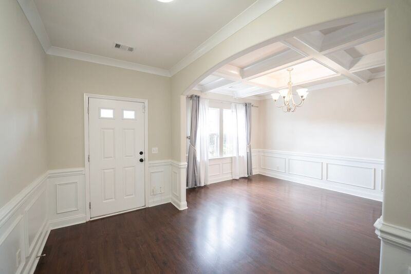 126 Endicott Dr - Photo 7 of 38