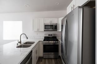 5290 Manhasset Dr - Photo 1 of 1