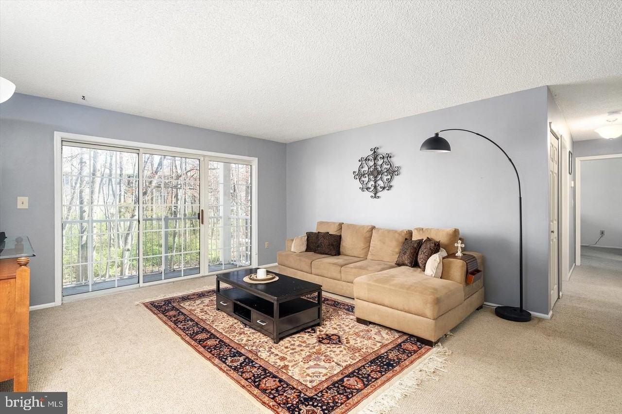 18 Versailles Ct - Photo 4 of 22