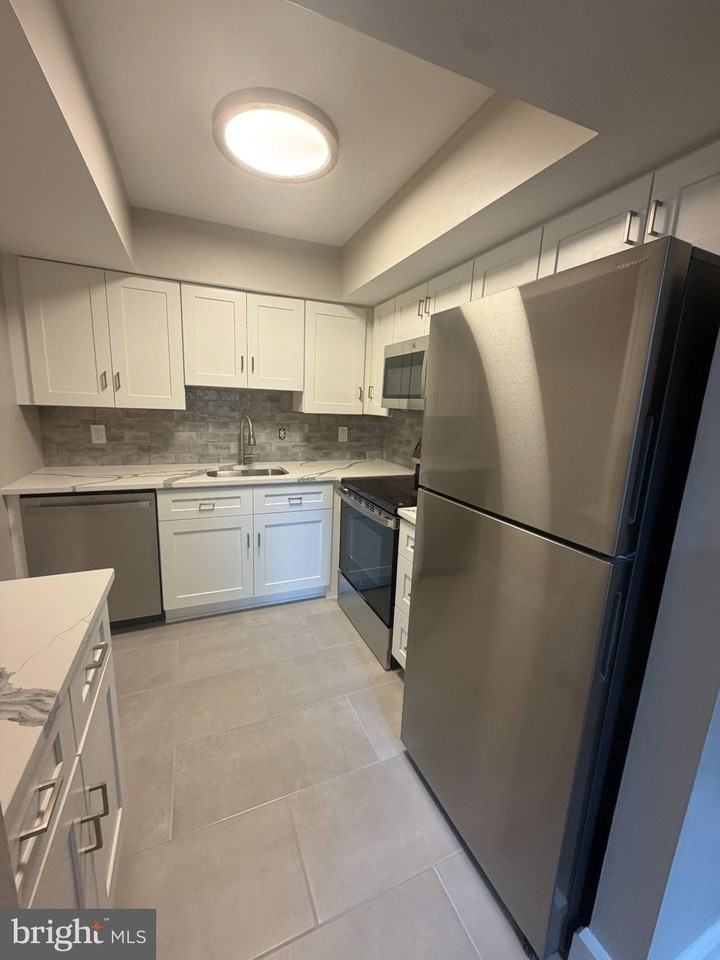 701 Yardley Cmns - Photo 5 of 14