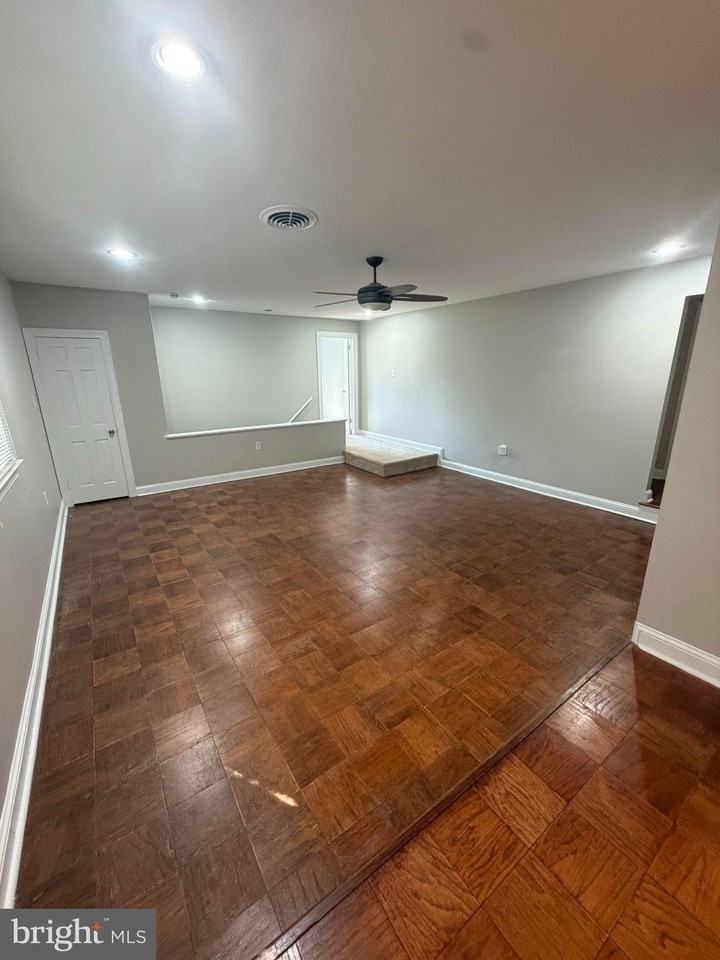 701 Yardley Cmns - Photo 7 of 14