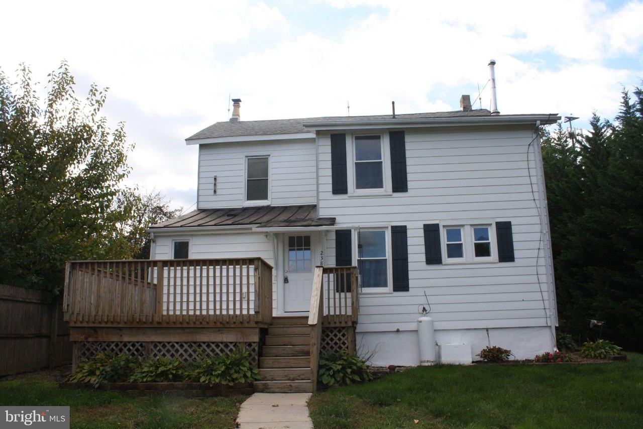 238 Cochran St - Photo 2 of 7