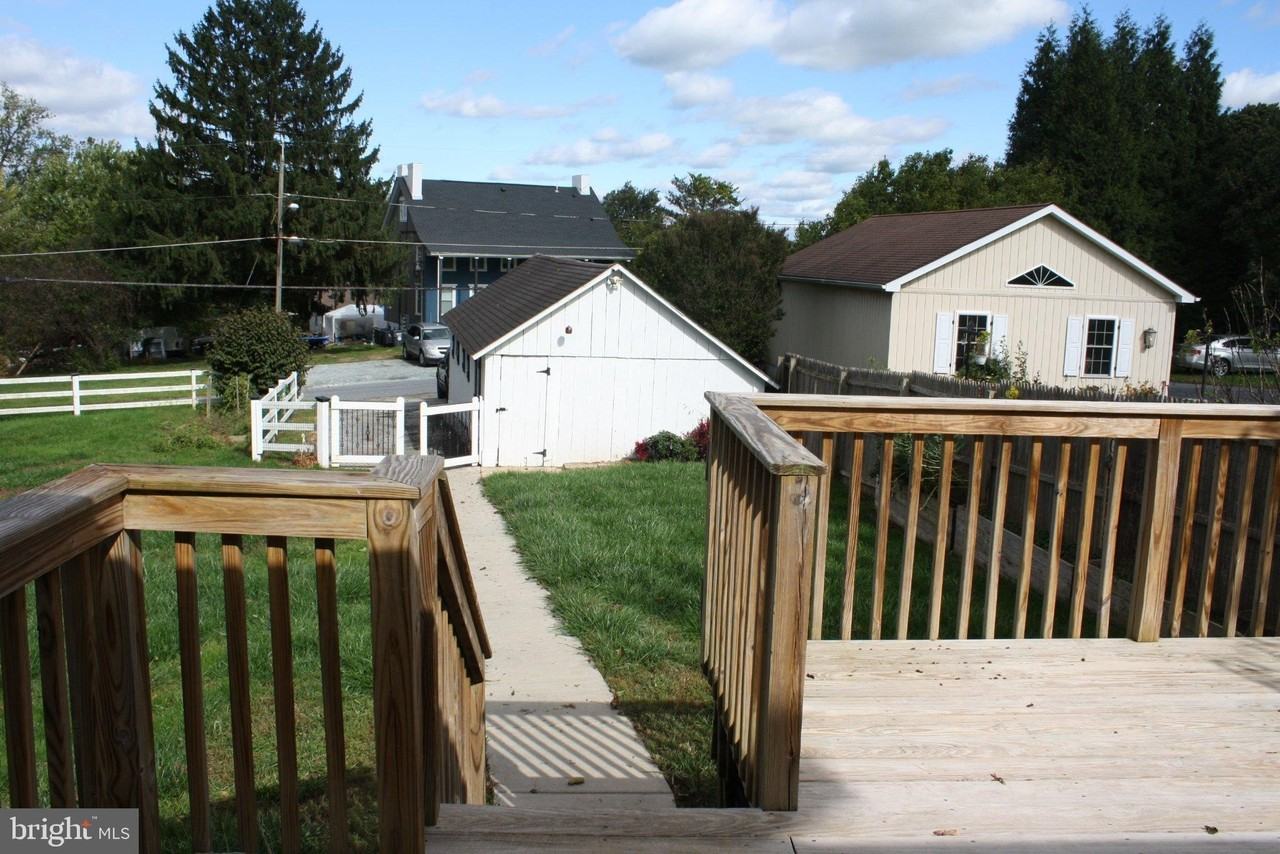 238 Cochran St - Photo 3 of 7