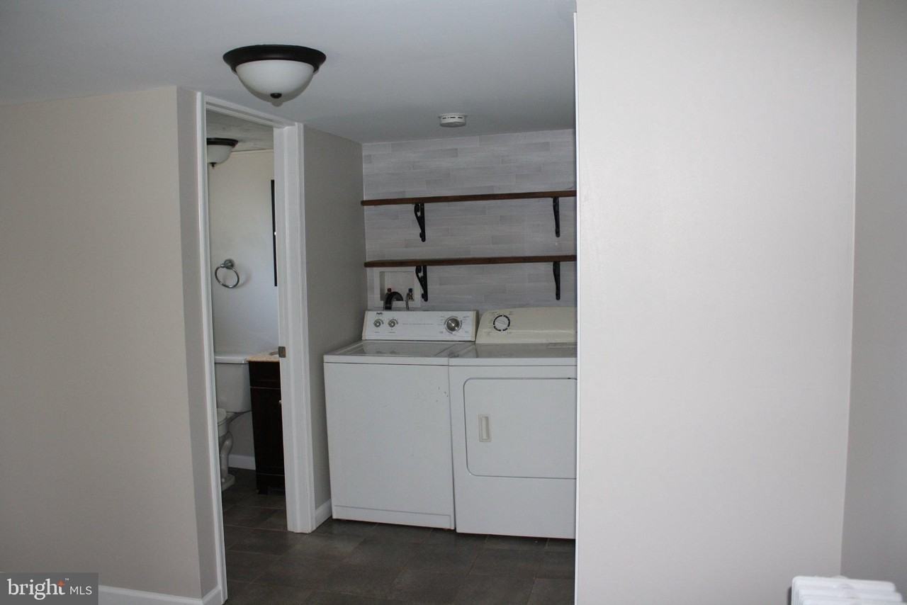 238 Cochran St - Photo 4 of 7