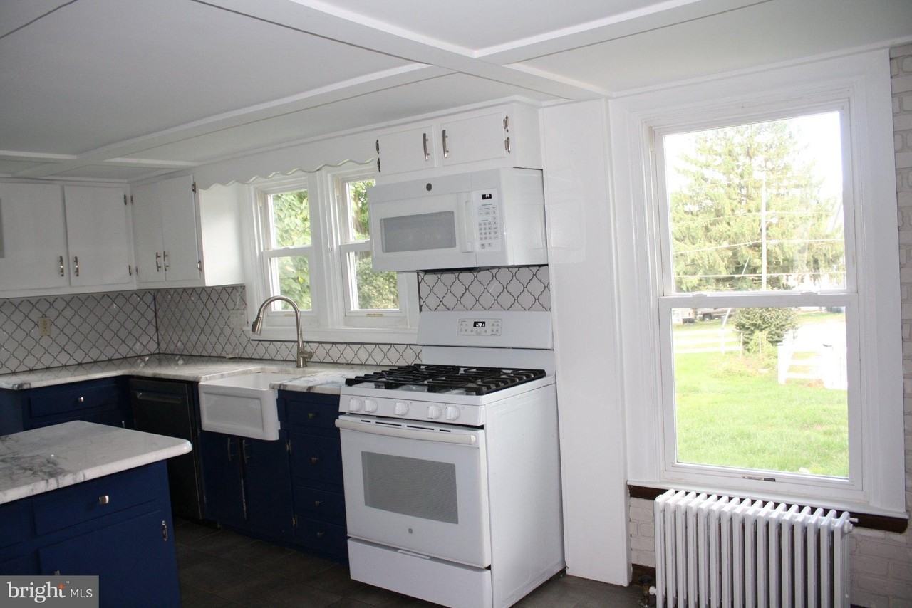 238 Cochran St - Photo 6 of 7