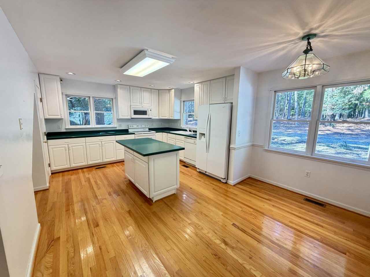 271 Pine Ln - Photo 5 of 22